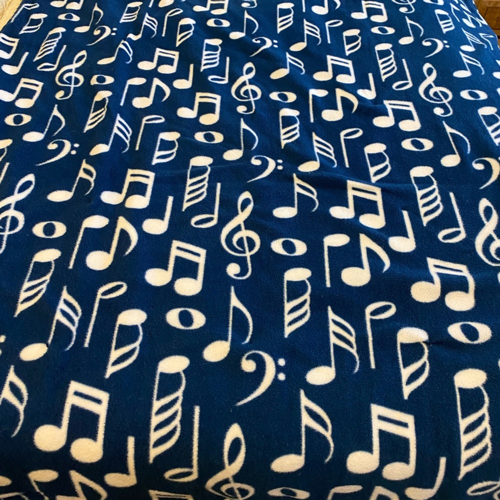Fleece and Cotton Handmade Tie blanket with Music Signs